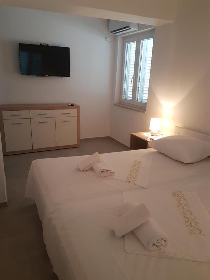 Bed & Breakfast Dora Rovanjska Extérieur photo
